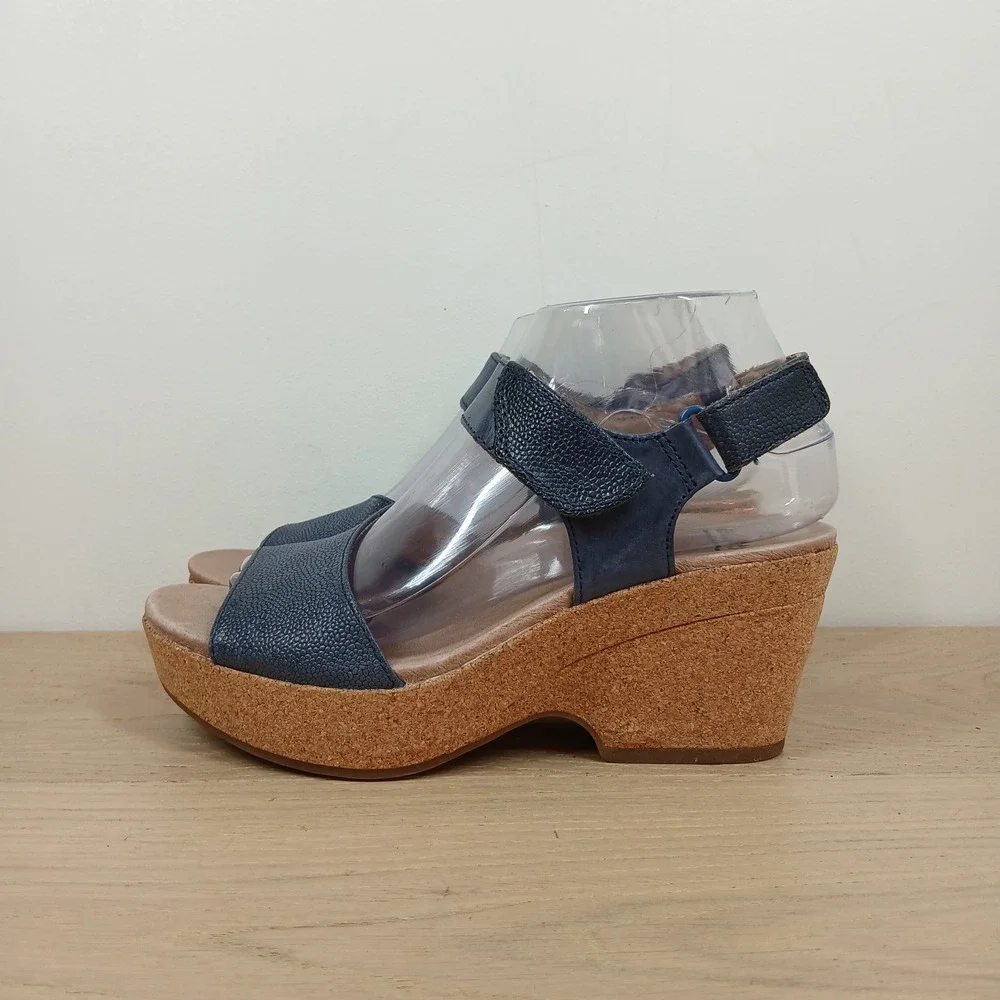 Earth Blue Leather Cork Wedge Sandals Platform Ankle Strap Womens Size 39 8.5-9